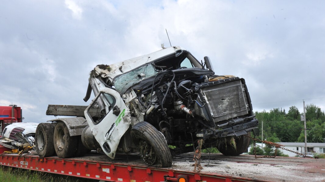 Une automobiliste perd la vie dans une collision à Laurier-Station - TVA Nouvelles